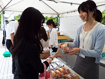 藤倉学園製品の即売会