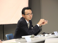 CSRの専門家とCSR委員でダイアログ
